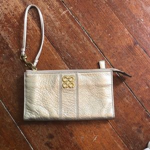 GORGEOUS Coach Clutch